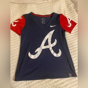Womens small braves top